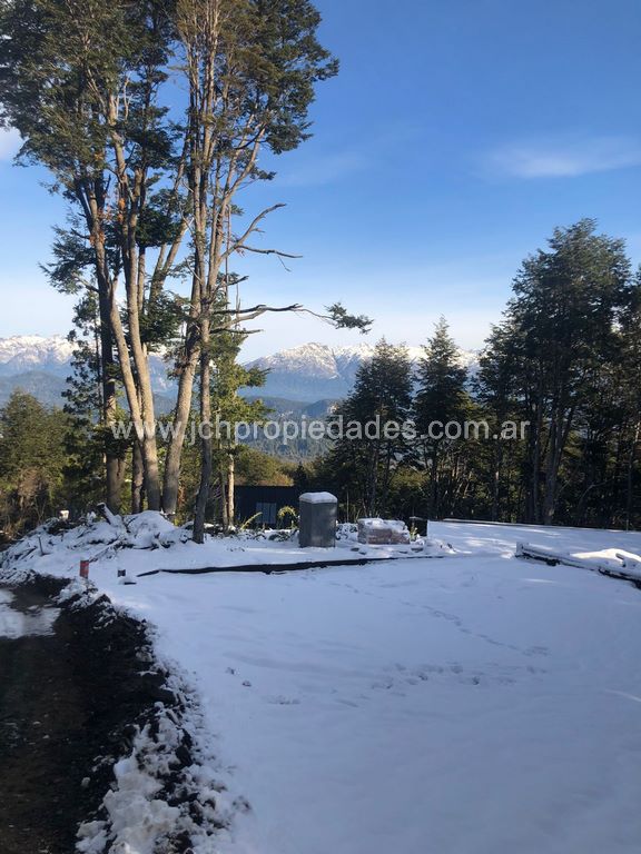 Lote de 451 m2 con vista al lago