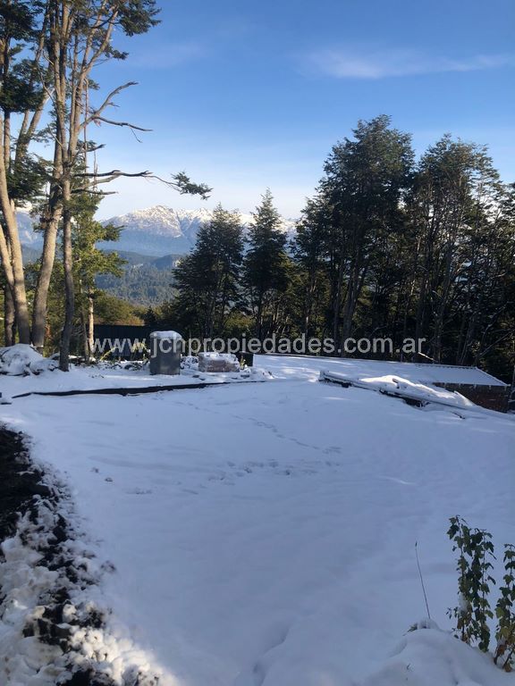 Lote de 451 m2 con vista al lago