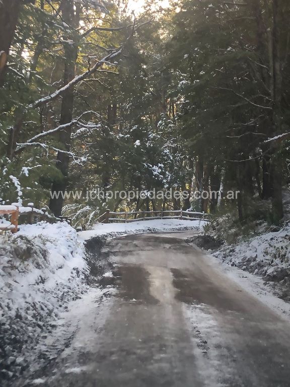 Lote de 451 m2 con vista al lago