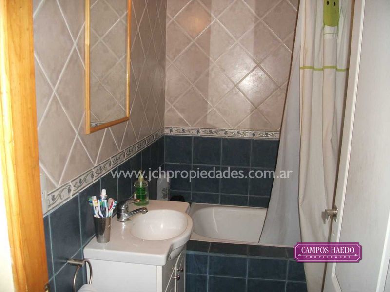 C88 casa en altos de manzano sobre lote de 2500 m2 – villa la angostura