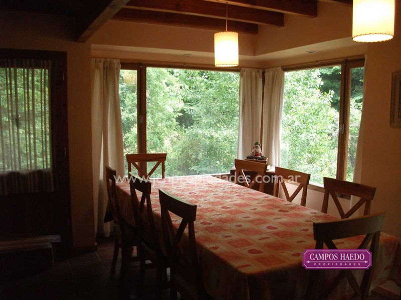 C88 casa en altos de manzano sobre lote de 2500 m2 – villa la angostura