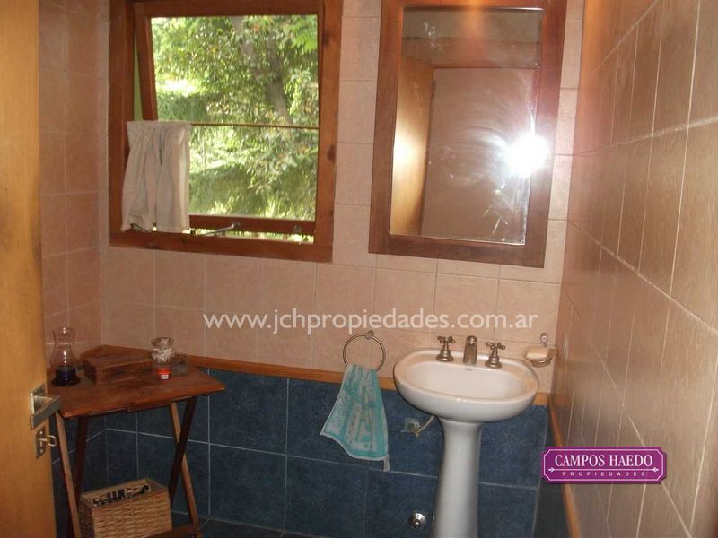 C88 casa en altos de manzano sobre lote de 2500 m2 – villa la angostura