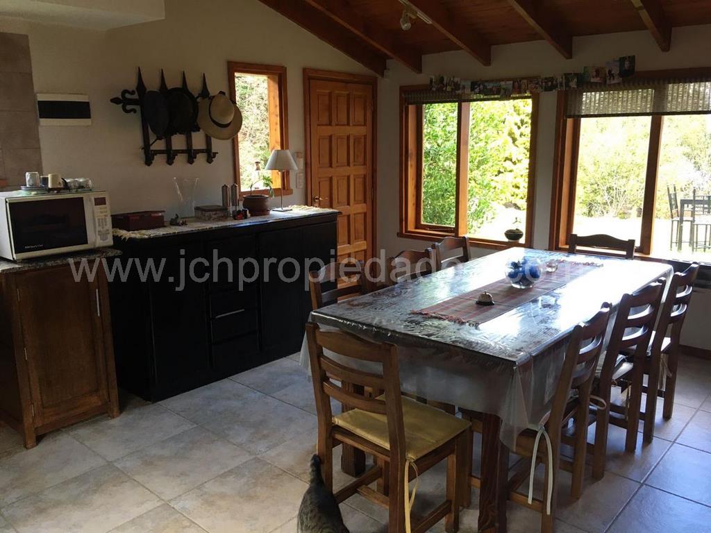 Casa en venta en barrio los volcanes -villa la angostura