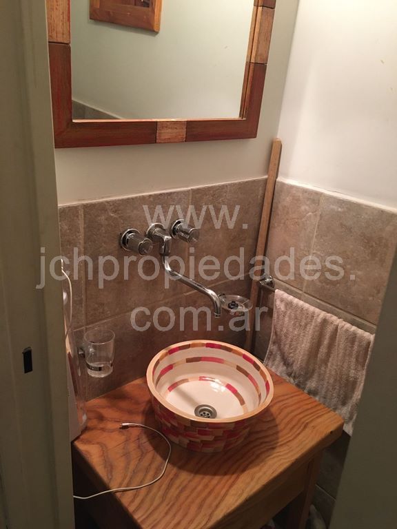 Casa en venta en barrio los volcanes -villa la angostura