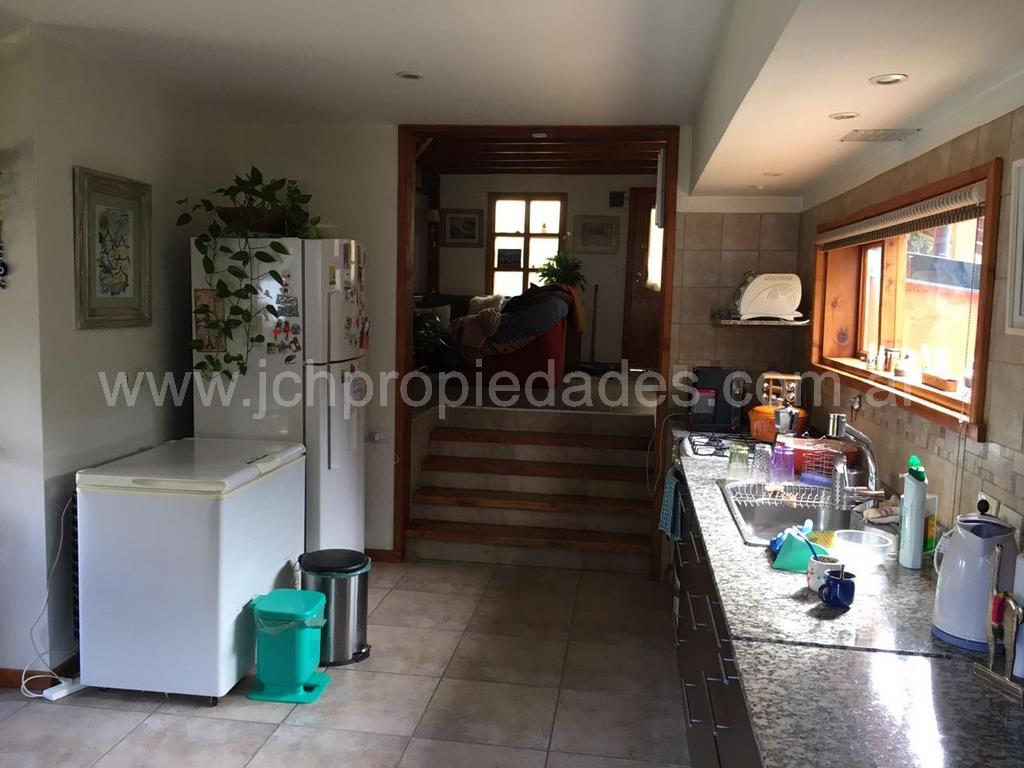 Casa en venta en barrio los volcanes -villa la angostura