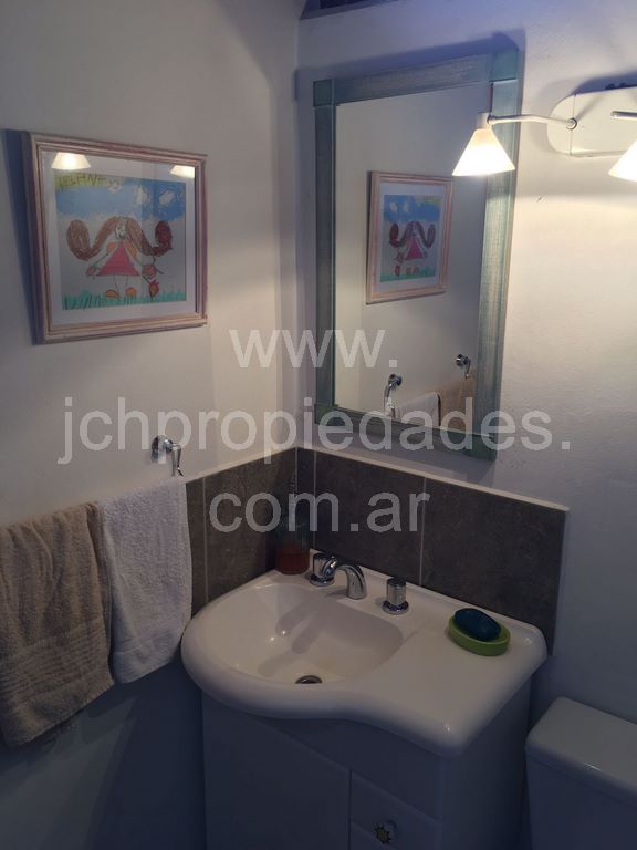 Casa en venta en barrio los volcanes -villa la angostura