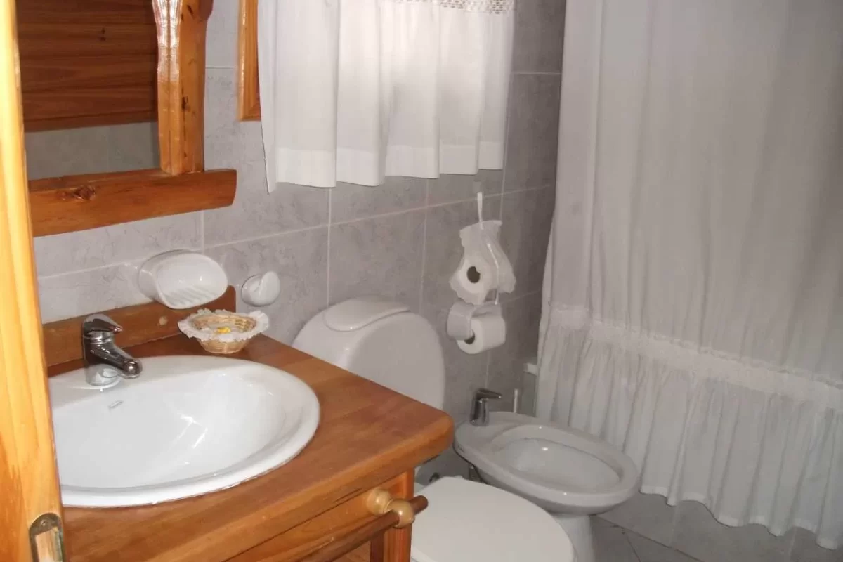 Cth09 complejo de cabañas camino al puerto – antilhue- villa la angostura