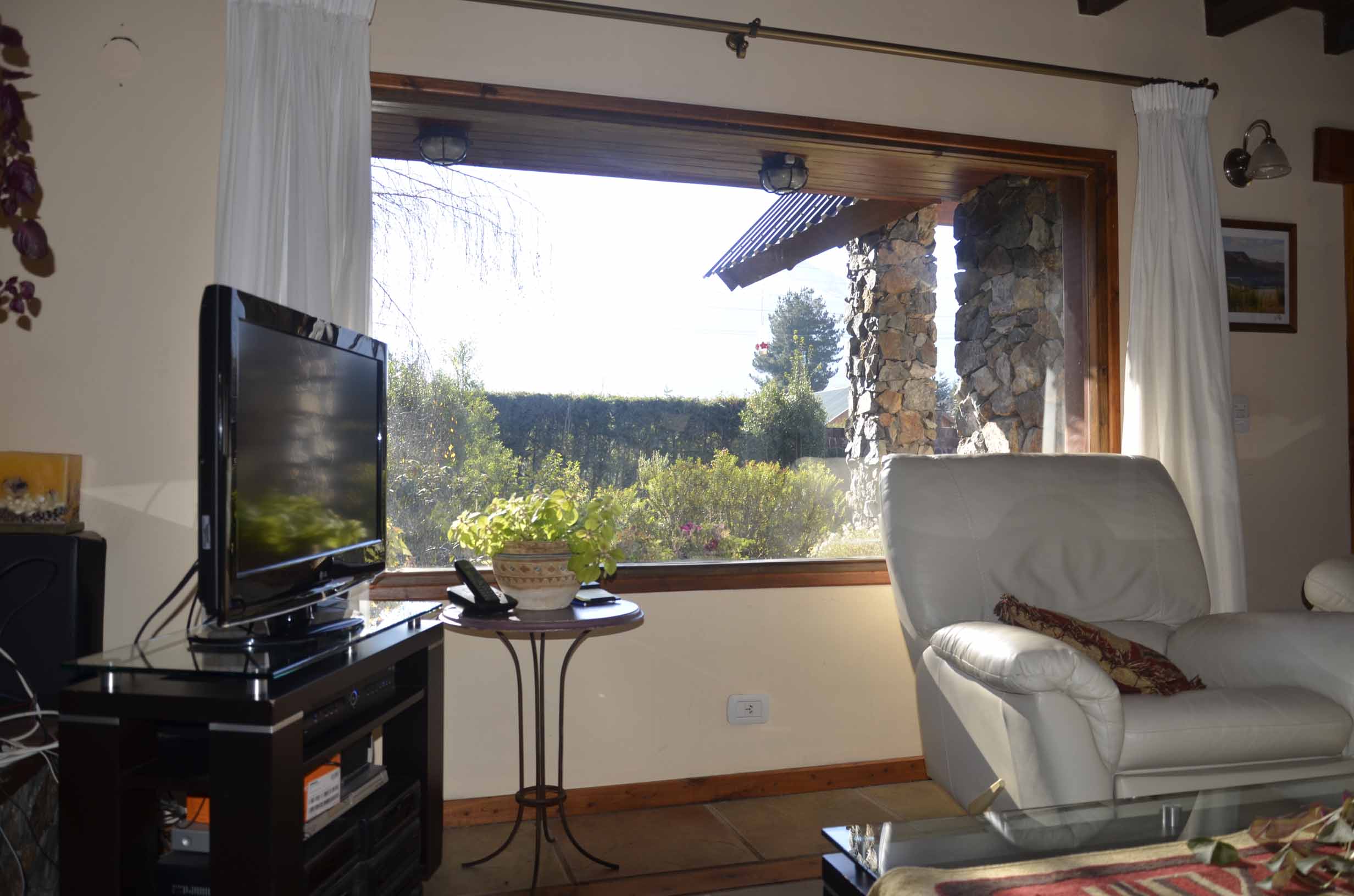 Importante casa en barrio el once a 50 mts. del asfalto (cod. c96)