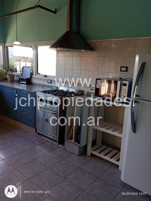 Amplia casa en barrio los volcanes ( c133) – villa la angostura