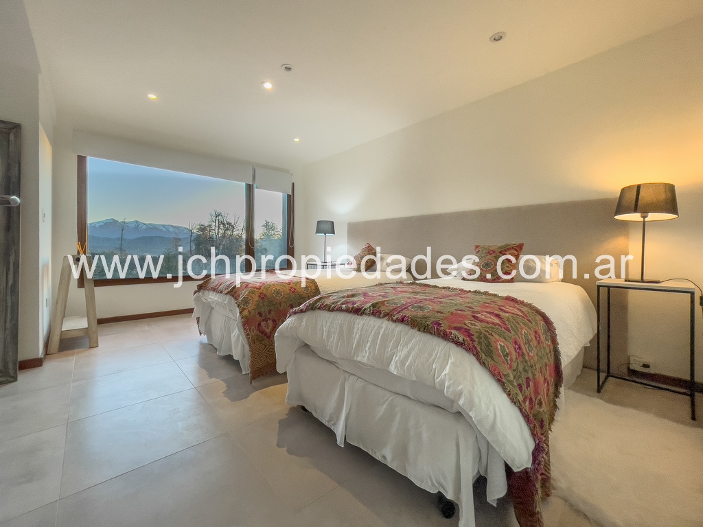 Casa de 3 dormitorios con vista al lago – villa la angostura