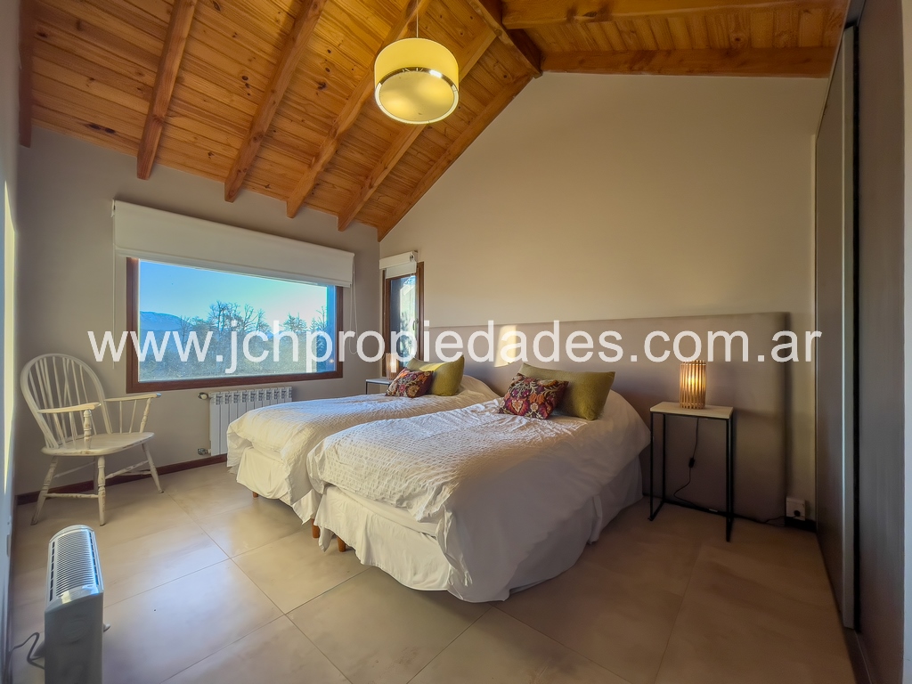 Casa de 3 dormitorios con vista al lago – villa la angostura