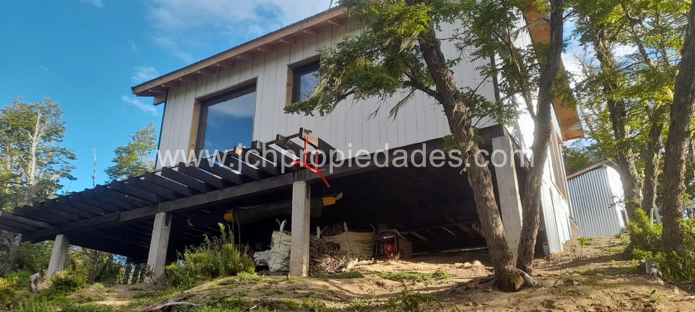 Cabaña en lago hermoso sobre lote de 2851 m2 – parque nacional lanin patagonia