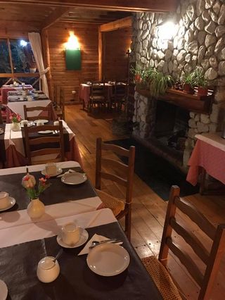 Hostería en barrio tres cerros – villa la angostura (cod. cth012)