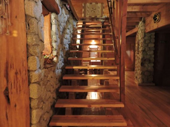 Hostería en barrio tres cerros – villa la angostura (cod. cth012)