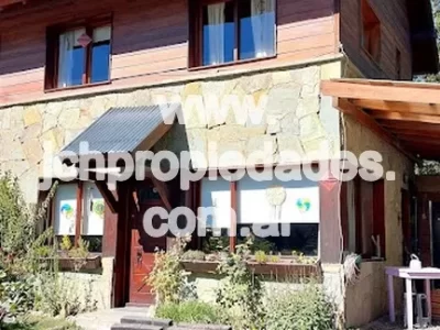 Casa de 90 m2 en barrio el once (c154) – villa la angostura