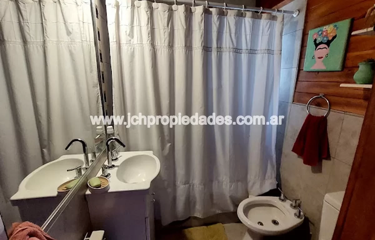 Casa de 90 m2 en barrio el once (c154) – villa la angostura