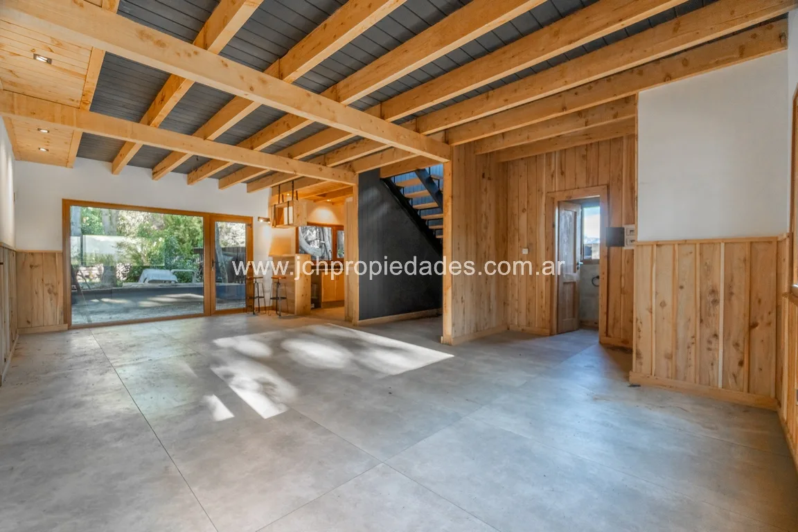 Casa en lomas del correntoso con vista al lago