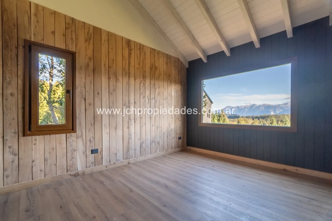 Casa en lomas del correntoso con vista al lago