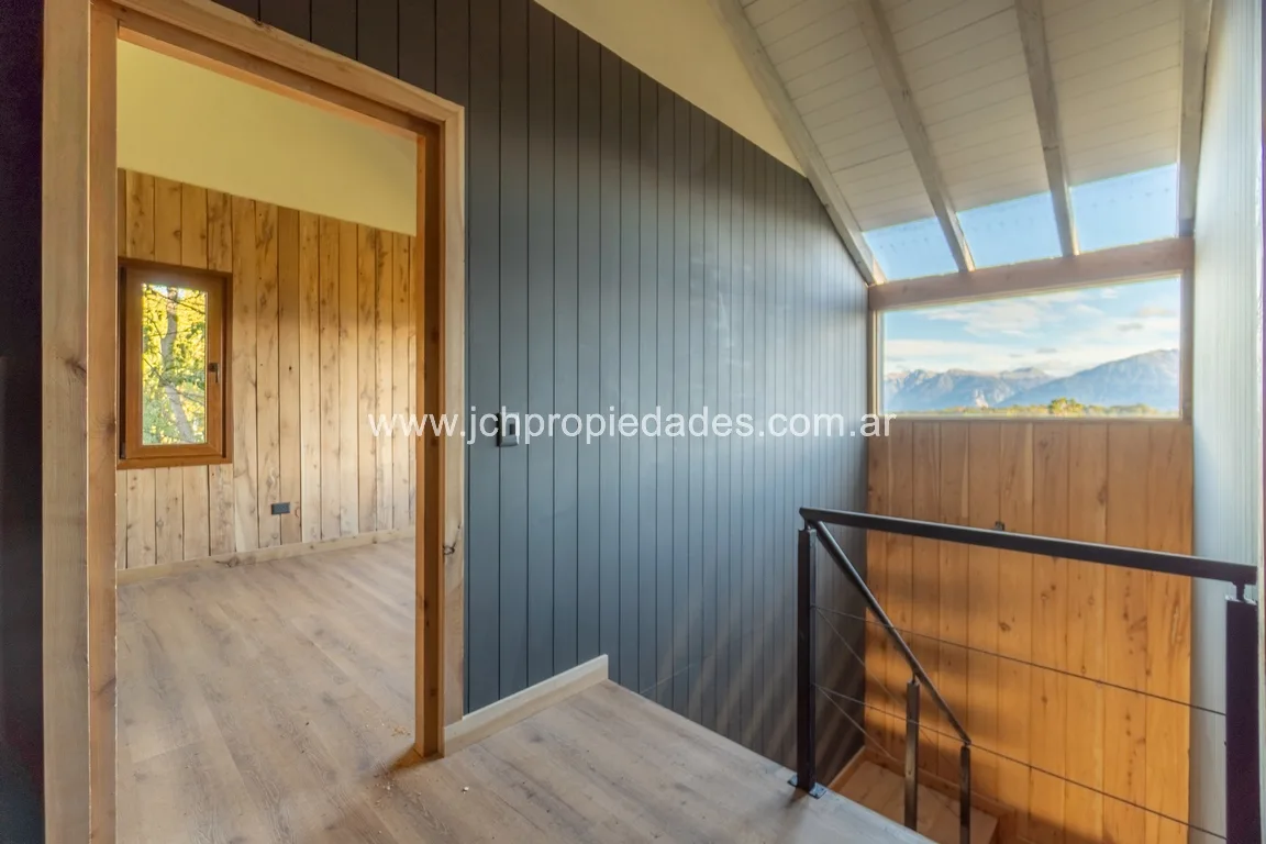 Casa en lomas del correntoso con vista al lago