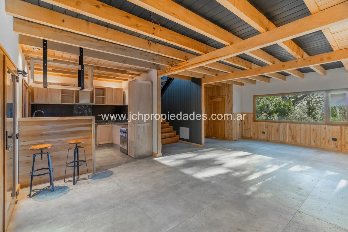 Casa en lomas del correntoso con vista al lago