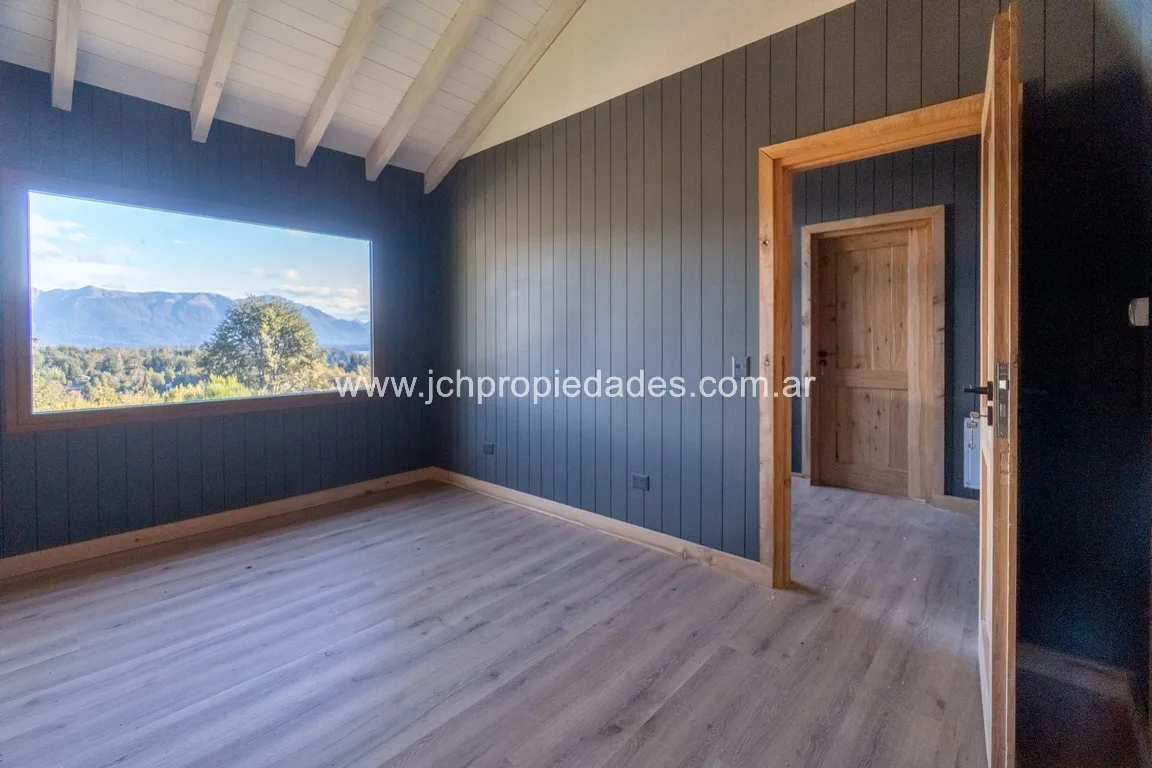 Casa en lomas del correntoso con vista al lago