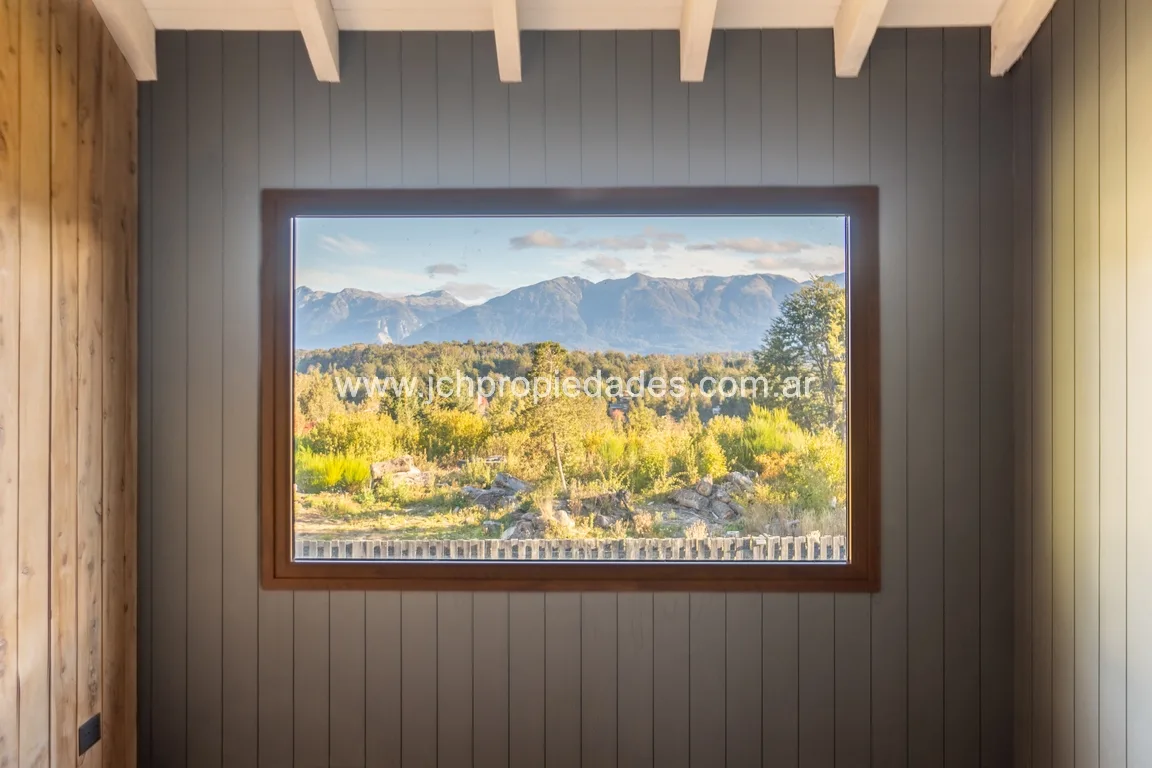 Casa en lomas del correntoso con vista al lago