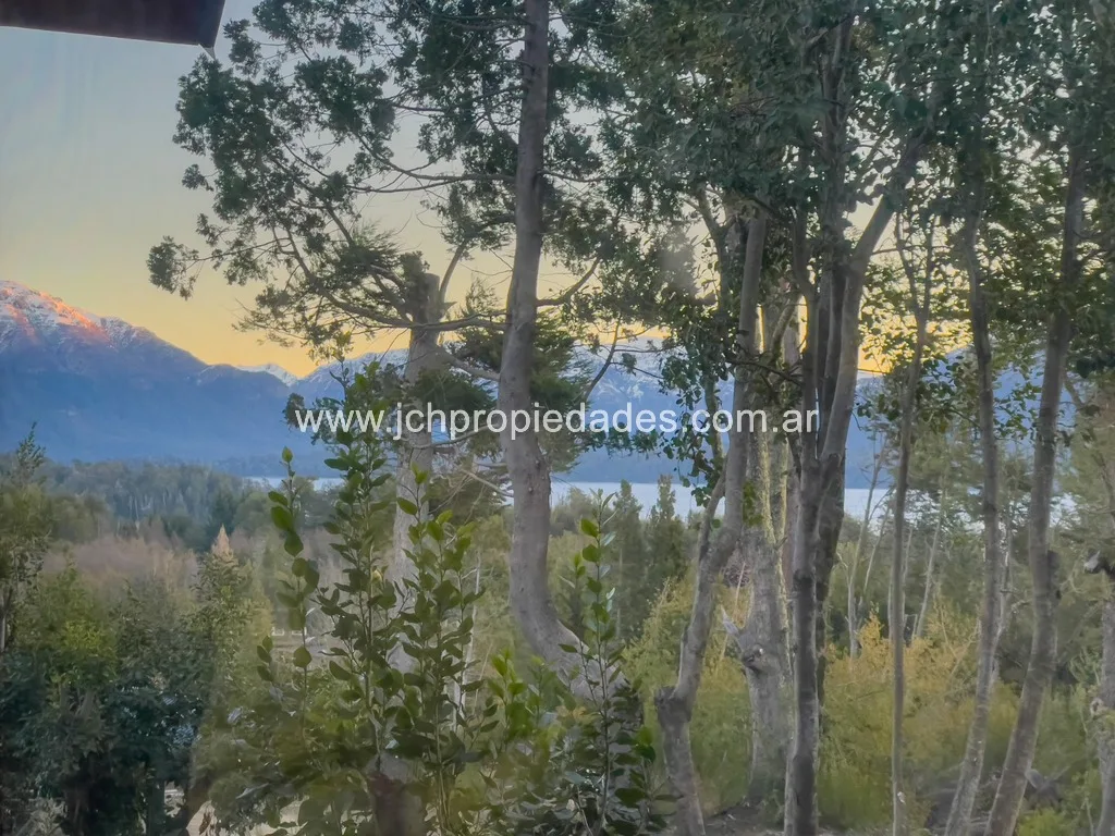 Casa con vista al lago en lomas del correntoso (c157)